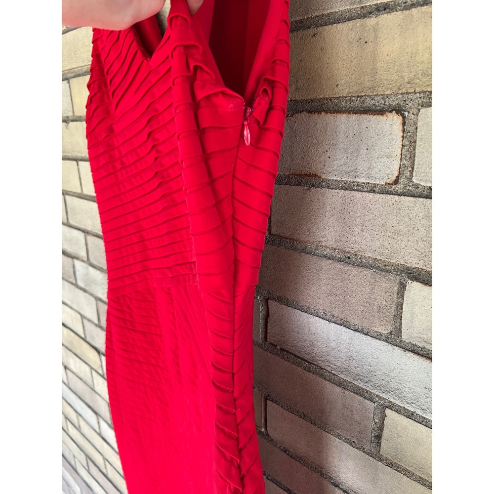 Calvin Klein Red Textured Bandage Sleeveless V-Neck Fitted Dress Size 12 - Picture 5 of 5
